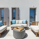 Gorgeous With Sea View Molos (Paros)