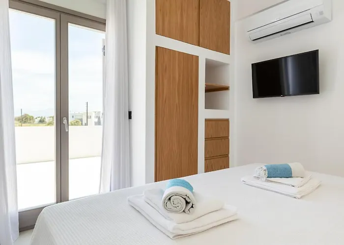 Gorgeous With Sea View Molos (Paros)