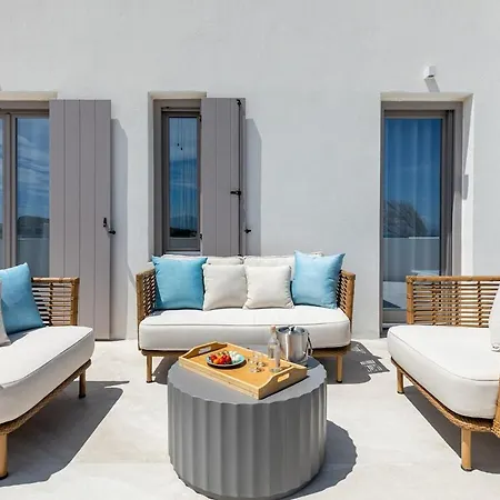 Gorgeous With Sea View Molos (Paros)