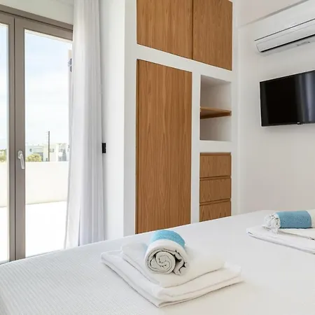 Gorgeous With Sea View Molos (Paros)